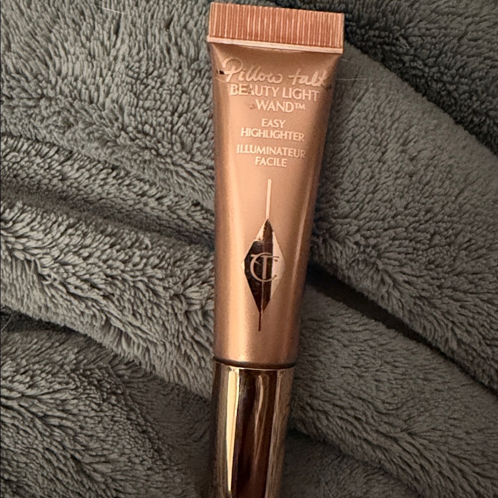 Charlotte Tilbury Beauty Light Wand - easy highlight in pillow talk (travelsize)